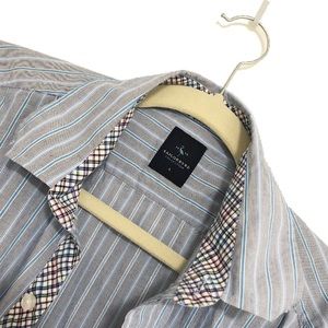 Nice short-sleeved button down